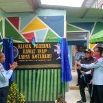 Ketua DPRD Kotabaru, Syairi Mukhlis mengapresiasi Kakanwil Kemenkumham Kalimantan Selatan dan Kepala Lapas Kelas II A Kotabaru yang sudah berkomitmen memudahkan pelayanan kesehatan bagi para warga binaan yang ada di dalam Lapas, Rabu (21/06/23). (Kalimantanlive.com/Siti Rahmah).