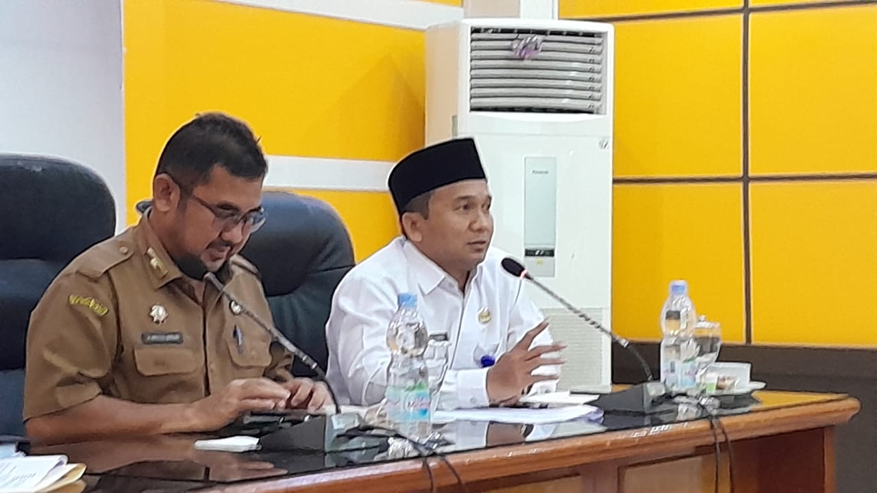 Pemerintah Daerah beserta Kementrian Agama Kabupaten Kotabaru menyelenggarakan Rapat Koordinasi Persiapan Penyelenggaraan Ibadah Haji untuk tahun 2023, di Oproom Setda Kotabaru, Senin (12/6/2023). (Kalimantanlive.com/Diskominfo Kotabaru)