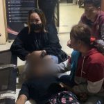 Diduga pelaku saat menyerahkan ke Mapolsek Banjarmasin Selatan, dalam keadaan luka dan tak sadarkan diri. (Kalimantanlive.com/Ilham)