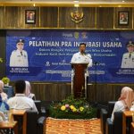 Pemerintah Kota (Pemko) Banjarmasin melalui Dinas Perdagangan dan Perindustrian (Disperdagin) menggelar kegiatan Pelatihan Pra Inkubasi Usaha Industri Kecil dan Menengah (IKM), yang berlangsung di Hotel Rodhita Banjarmasin, Rabu (14/06/23). (Kalimantanlive.com/Ilham)