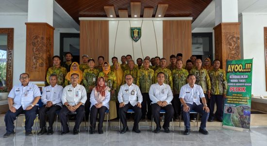 Pemerintah Kabupaten (Pemkab) Tabalong menurunkan puluhan peserta yang bakal mengikuti Pekan Nasional (Penas) Kontak Tani Nelayan Andalan (KTNA) XVI 2023 di Kota Padang, Sumatera Barat (Sumbar). (Kalimantanlive.com/ A Hidayat)