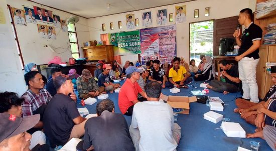 Anggota DPRD kabupaten Kotabaru dari Faksi Perindo Rabbiansyah, S.Sos atau Roby melaksanakan reses tahap II tahun 2023 di desa Sungai Betung, Minggu (25/06/23). (Kalimantanlive.com/Siti Rahmah)