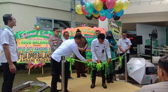 RSUD Balangan secara resmi memiliki nama yaitu RSUD Datu Kandang Haji. Acara peresmian nama ini dilakukan pada Rabu (21/6/2023) di teras RSUD Datu Kandang Haji. (Kalimantanlive.com/Kamil)