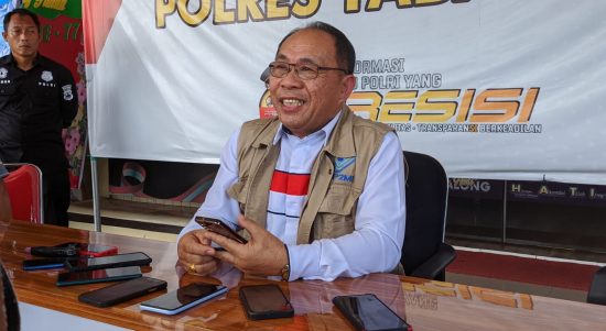 Plt Kepala BP3MI Kalsel, Hard Frankly Merentek saat dimintai awak media di Tabalong (Kalimantanlive.com/ A Hidayat)