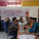 Kegiatan operasi sisir PBB-P2 bertempat di kantor Kecamatan Kelumpang Hulu kabupaten Kotabaru. (Kalimantanlive.com/Siti Rahmah)