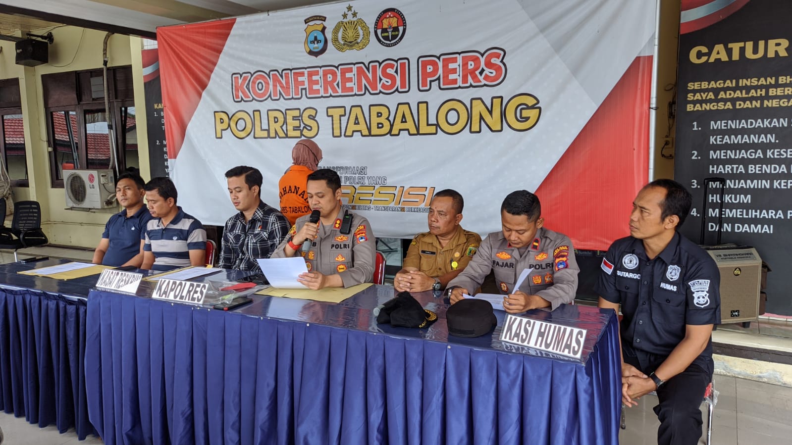 Kasus perdagangan orang yang menjerat tersangka RM (62) kini berusan dengan aparat kepolisian (Kalimantanlive.com/ A Hidayat).