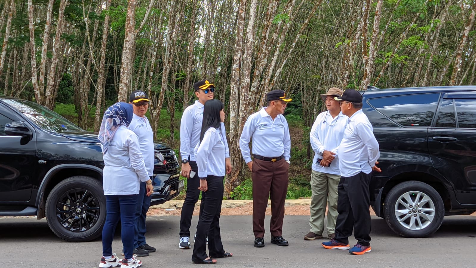 Bupati Tabalong, Anang Syakhfiani bersama sejumlah unsur Forkopimda meninjau lokasi rencana pemusatan perkantoran di jalan nan sarunai (Kalimantanlive.com/ A Hidayat) (Kalimantanlive.com/ A Hidayat)