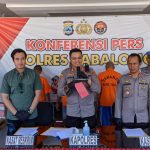 Kapolres Tabalong, AKBP Anib Bastian memperlihatkan barang bukti pistol korek api milik tersangka MF (Kalimantanlive.com/ A Hidayat)