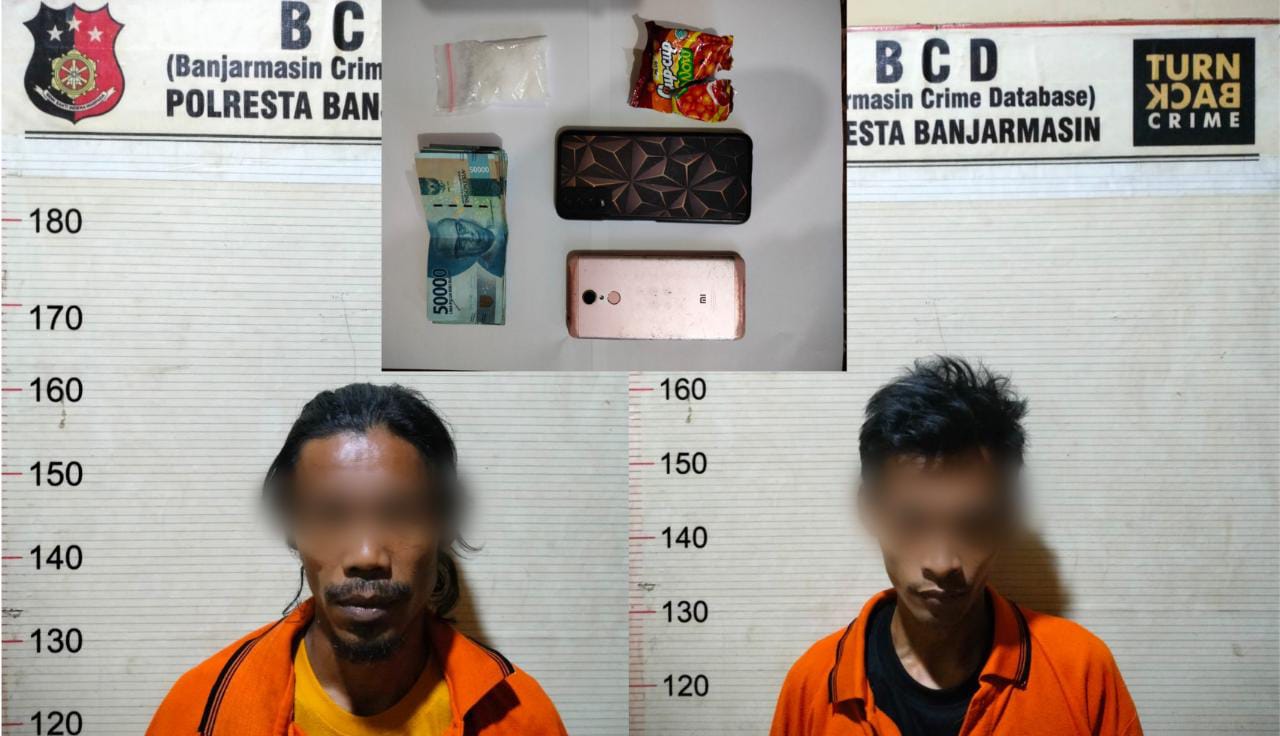 Tim buru sergap (Buser) Polsek Banjarmasin Barat meringkus dua pria pengedar sabu di TKP Jalan Purnasakti Gang Hasan Yamani Kecamatan Banjarmasin Barat, Jumat (23/6/23) kemarin. (Kalimantanlive.com/Ilham)