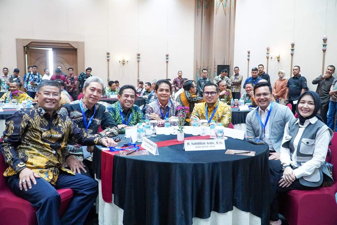 Wakil Wali Kota Banjarmasin, Arifin Noor menghadiri kegiatan Workshop Etika Pemerintahan dan Isu-isu Politik 2024 yang dilaksanakan Forum Wakil Kepala Daerah (Wakada) se-Indonesia, Korwil Jawa Tengah, berlangsung di Hotel Sahid Jaya Solo, Senin (12/06/23). (Kalimantanlive.com/Ilham)