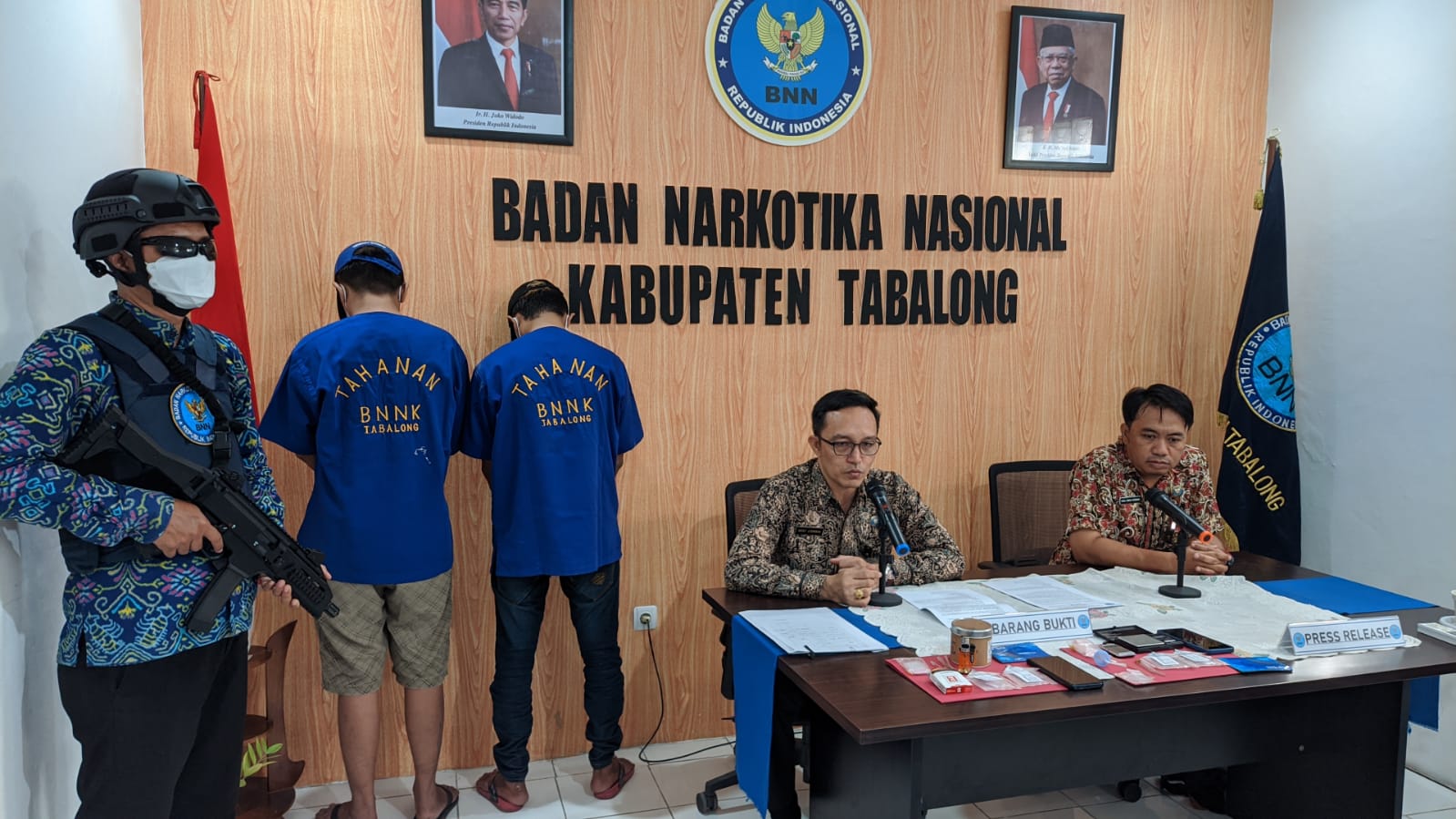 BNNK Tabalong berhasil meringkus dua residivis pengedar gelap narkotika di kabupaten Tabalong (foto : sah/sekata.id)