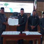 Dewan Perwakilan Rakyat Daerah (DPRD) Kabupaten Balangan menggelar rapat paripurna persetujuan bersama terhadap 5 Rancangan Peraturan Daerah (RAPERDA) tahun 2023 pada Senin (10/7/2023) di kantor DPRD setempat. (Kalimantanlive.co,/Kamil)