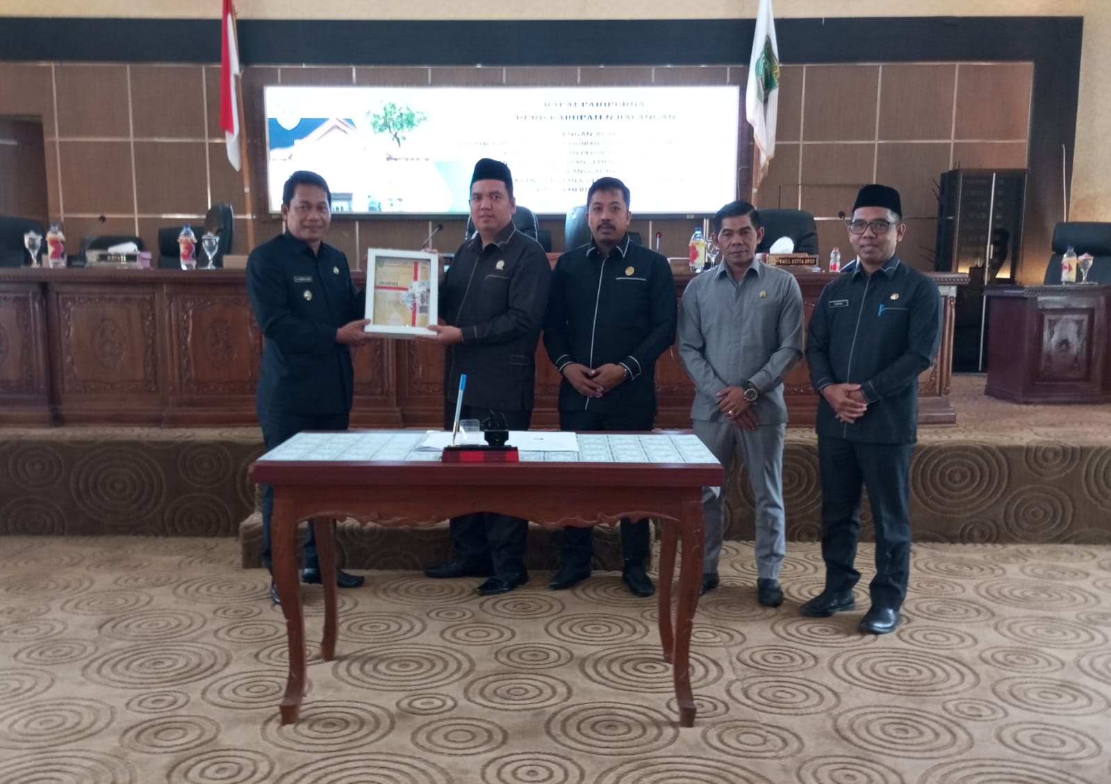 Dewan Perwakilan Rakyar Daerah (DPRD) Kabupaten Balangan menggelar rapat paripurna dengan agenda rancangan perubahan Kebijakan Umum Anggaran (KUA) dan Prioritas dan Plafon Anggaran Sementara (PPAS) tahun anggaran 2023. (Kalimantanlive.com/Kamil)