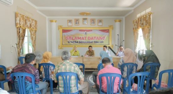 Komisi I Dewan Perwakilan Rakyat Daerah (DPRD) Provinsi Kalimantan Selatan (Kalsel) melakukan monitoring pelaksanaan Dana Desa ke Desa Semangat Dalam Kecamatan Alalak Kabupaten Barito Kuala, Selasa, 11/07/2023. (Kalimantanlive.com/ dprdkalselprov.id).