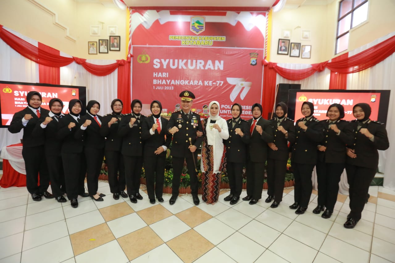 Polres Kotabaru menggelar Syukuran Hari Bhayangkara ke-77 Tahun 2023 yang berlangsung di Gedung Ops room Setda Kotabaru. Sabtu (1/7/2023) (Kalimantanlive.com/Siti Rahmah)