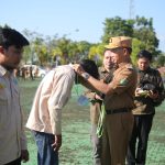 Pemerintah Kabupaten Tanah Bumbu melalui Sekretaris Daerah (Sekda), Ambo Sakka melepas 23 peserta pemagangan program YESS di Kabupaten Tanah Bumbu, Senin (24/7/2023). (Kalimantanlive.com/Desy).