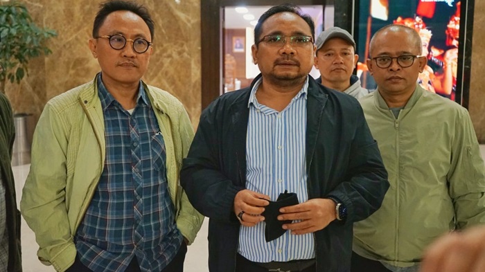 Menteri Agama Yaqut Cholil Qoumas didampingi Kepala Badan Penyelenggara Jaminan Produk Halal (BPJPH) Kementerian Agama (Kemenag) Aqil Irham berangkat ke Jepang dari Bandara Soekarno Hatta, Tangerang, Senin (10/7/2023) malam. (Kalimantanlive.com/ kemenag.go.id).