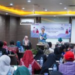 Dinas Kebudayaan, Kepemudaan, Olahraga dan Pariwisata (Disbudporapar) Kota Banjarmasin, melalui Bidang Ekonomi Kreatif menggelar pelatihan Barbershop kepada para pemuda, bertempat di Hotel Aria Barito Banjarmasin, Kamis (13/7/23). (Kalimantanlive.com/Ilham)