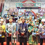 (Kalimantanlive.com/ banuapost.co.id). Kecamatan Pelaihari tampil sebagai juara umum MTQN ke-45 tingkat Kabuapten Tanah Laut (Tala) yang resmi ditutup Bupati H Sukamta, Minggu (9/7) malam. Sementara, Kecamatan Kintap