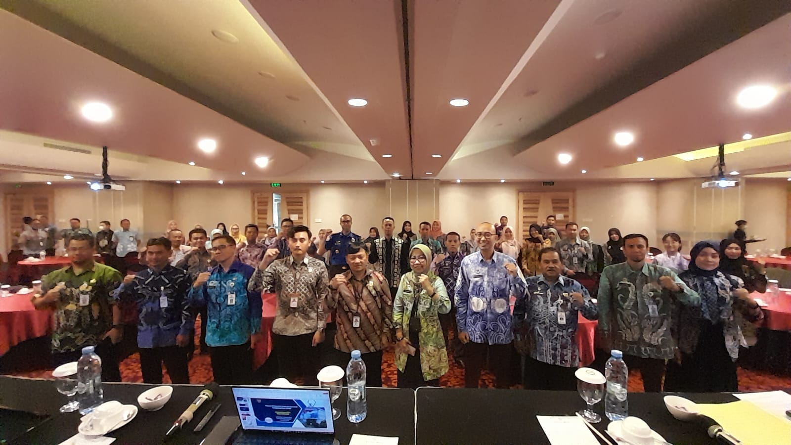 Dinas Komunikasi Informatika dan Statistik (Diskominfotik) Kota Banjarmasin menggelar Seminar Implementasi Sistem Pemerintahan Berbasis Elektronik (SPBE) di lingkungan Pemerintah Kota Banjarmasin, bertempat di Hotel Galaxy Banjarmasin, Kamis (6/7/23). (Kalimantanlive.com/Ilham).