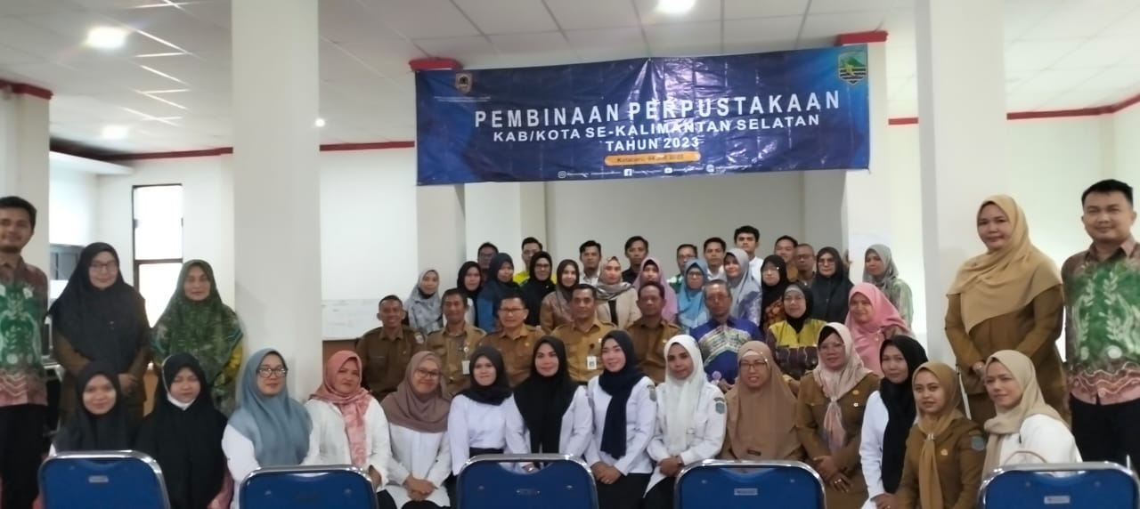 Dinas Perpustakaan dan Kearsipan (Dispersip) Kabupaten Kotabaru bekerjasama dengan Dinas Perpustakaan dan Kearsipan Provinsi Kalsel gelar bimtek pembinaan perpustakaan,yang berlangsung di Aula Dispersip Kotabaru, Selasa (04/06/2023 (Kalimantanlive.com/Diskominfo Kotabaru)