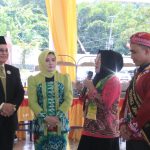 Bupati Kotabaru H. Sayed Jafar menyambut baik pertukaran pemuda antar provinsi tahun 2023 zona tengah Kalimantan Selatan Kabupaten Kotabaru sebanyak 35 orang di 35 provinsi Se Indonesia yang berlangsung di wisata jetski Teluk Mesjid, Kamis (06/07/2023) (Kalimantanlive.com/Diskominfo)