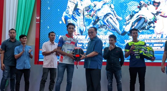 Dua atlet cabang olahraga (Cabor) balap motor asal kabupaten Tabalong mengikuti ajang Pra Pekan Olahraga Nasional (PON) XXI 2023 di Sirkuit Sentul Bogor. (Kalimantanlive.com/ A Hidayat).