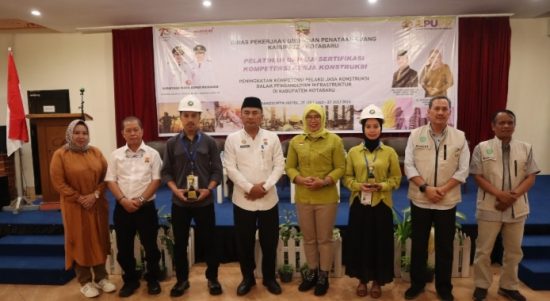 Dinas PUPR Kotabaru menggelar Pelatihan dan Uji Sertifikasi Kompetensi Kerja (SKK) Konstruksi, yang diikuti puluhan pelaku jasa konstruksi dari kabupaten Kotabaru, di salah satu hotel di Kotabaru. (Kalimantanlive.com)