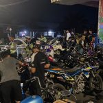 Satuan Polisi Lalu Lintas (Satlantas) Polresta Banjarmasin melaksanakan giat razia knalpot brong di wilayah Jalan Ahmad Yani di Kota Banjarmasin, Sabtu (22/7/23) malam. (Kalimantanlive.com/Ilham)