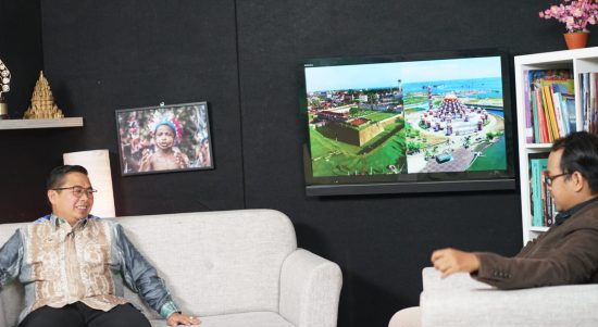 Wali Kota Banjarmasin, Ibnu Sina dihadirkan sebagai narasumber pada program Tempo Media 'Teras Negeri' bertempat di Gedung PT Inti Tempo Media, Palmerah Barat, Jakarta, Selasa (4/7/23). (Kalimantanlive.com/Ilham)