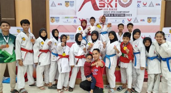 Kejuaraan Karate ASKI Cup III dan Piala Bupati Kabupaten Banjar 2023 sudah selesai yang dilaksanakan 4 hingga 6 Agustus di Aula Dinas Pendidikan Kabupaten Banjar. (Kalimantanlive.com/Kamil)