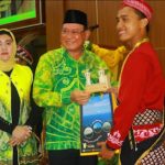 Pemkab Kotabaru melepas Peserta Pertukaran Pemuda Antar Provinsi dan mahasiswa peserta kuliah kerja nyata (KKN) Fakultas Perikanan dan Kelautan Universitas Lambung Mangkurat (ULM) Banjarmasin di kediaman Bupati Kotabaru Senin (31/07/23) malam. (Kalimantanlive.com/Diskominfo).