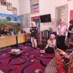 Tim Penilai Lomba Posyandu dan Kader Posyandu Tingkat Provinsi Kalimantan Selatan Tahun 2023, melakukan Penilaian dan Pembinaan terhadap Posyandu yang ada di Kabupaten Kotabaru, di Kecamatan Pulau Laut Tengah Desa Sunggup Kanan pada Rabu, 9 Agustus 2023. (Kalimantanlive.com/Siti Rahmah)