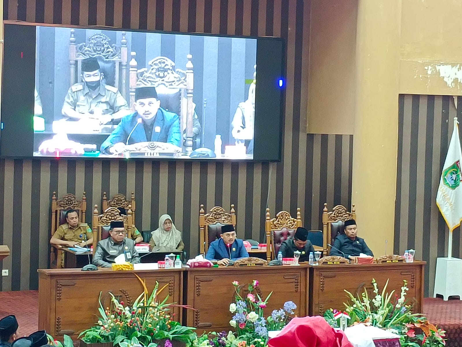 Rapat Paripurna DPRD Kabupaten Tanah Bumbu, Senin ( 7/8/2023 ), dengan agenda penandatanganan Kebijakan Umum Perubahan Anggaran ( KUPA ) dan Perubahan Prioritas Plafon Anggaran Sementara ( PPAS ) Tahun Anggaran 2023 ditunda Selasa ( 8/8/2023 ) besok. (Kalimantanlive.com)