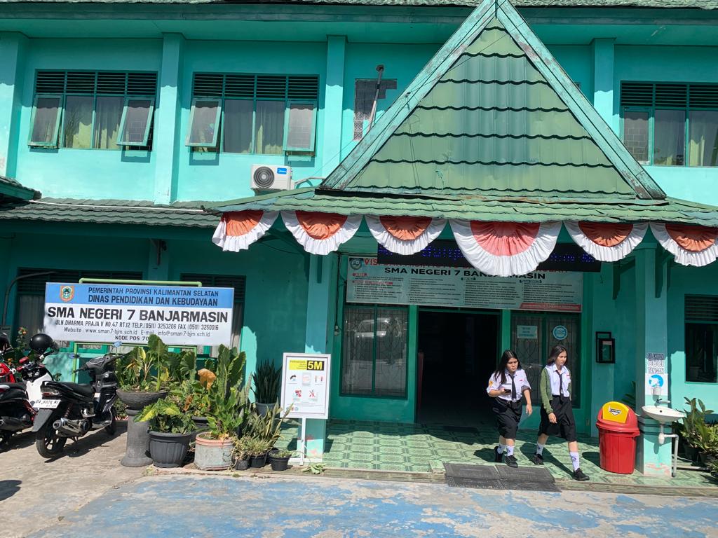 Insiden peristiwa penusukan yang terjadi di salah satu Sekolah Menengah Atas (SMA) Negeri Favorit di Banjarmasin, Senin (1/7/23) kemarin pagi (Kalimantanlive.com/Ilham)
