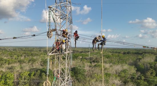 PT PLN (Persero) Unit Induk Penyaluran dan Pusat Pengatur Beban (UIP3B) Kalimantan gelar Proyek penggantian konduktor pada Saluran Udara Tegangan Tinggi (SUTT) 150kV jalur Asam-asam ke Satui hingga Batulicin, Selasa (24/09/2024)