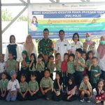 Poto bersama Camat Kapuas Kuala bserta Tim Puskesmas Lupak dan Babinsa Kapuas Kuala. (Humas Kominfo)