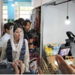 Wakil Menteri Perdagangan Dyah Roro Esti Widya Putri saat berkunjung ke Pasar Pandu Banjarmasin, Senin (18112024). (Kalimantanlive.com Lina)