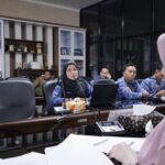 Komisi IV DPRD Kalsel menggelar rapat kerja dengan mitra pada Senin (180325) sore. (Humas DPRD Kalsel)