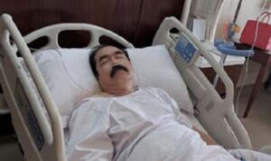 Adam Suseno terbaring di rumah sakit. (Fajar Harapan)