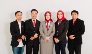 Ketua KPU Barito Utara dan Anggota.