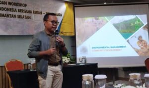 Kepala Departemen Environment & Comdev PT Arutmin Mahmud Haris menjelaskan pengelolaan lingkungan Arutmin kepada awak media di Banjarmasin, Selasa (1752025). (Kalimantanlive.com eep)