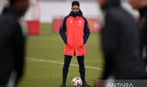 Kepala Pelatih Manchester United Ruben Amorim dalam sesi latihan di Carrington Training Complex, Manchester. (Antaranews)
