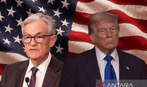 Ilustrasi - Presiden Amerika Serikat (AS) Donald Trump melontarkan kritik kepada Ketua Federal Reserve Jerome Powell (kiri). (Antaranews)