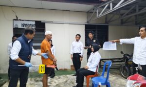 Rekonstruksi kasus pembunuhan di Desa Gulinggang, Kecamatan Juai, digelar Polres Balangan, Senin (482025). (Kalimantanlive.comKamil)