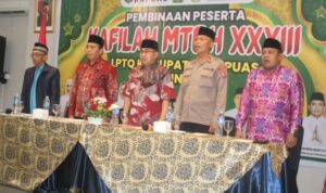 Administrasi Umum Setda Kapuas Fery Nuah membuka pembinaan kafilah MTQH XXXIII Tingkat Provinsi Kalteng. (foto hmskmf kapuas)