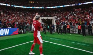 Penyerang Timnas Indonesia Sandy Wals selebrasi usai mencetak gol ke gawang Arab Saudi. (tangkap layar X@TimnasXtra)