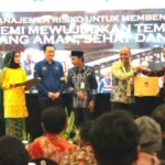Seminar K3 dan Penyerahan Penghargaan K3 Tingkat Provinsi Kalimantan Selatan Tahun 2025, di salah satu hotel di Banjarbaru, Kamis (09102025).