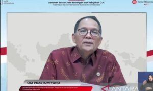 Kepala Eksekutif Pengawas Perasuransian, Penjaminan, dan Dana Pensiun OJK Ogi Prastomiyono menyampaikan pemaparannya dalam Konferensi Pers Hasil Rapat Dewan Komisioner Bulanan (RDKB) November 2025 di Jakarta, Kamis (11/12/2025).