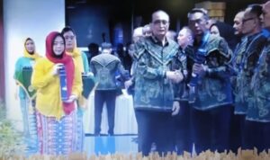 Ketua PN Banjarmasin, Chairil Anwar SH MHum saat menerima penghargaan, Selasa (18/12/2025).(Foto : Istimewa)